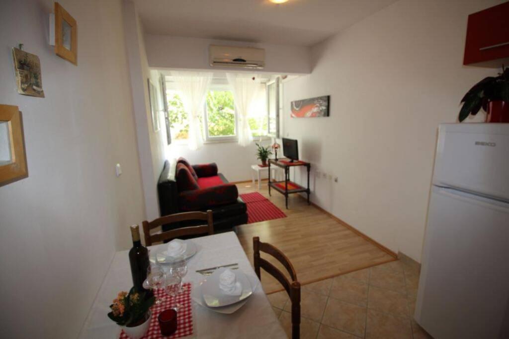 Old City/Beach 13 Minutes Away, Parking, For 4 Split Extérieur photo